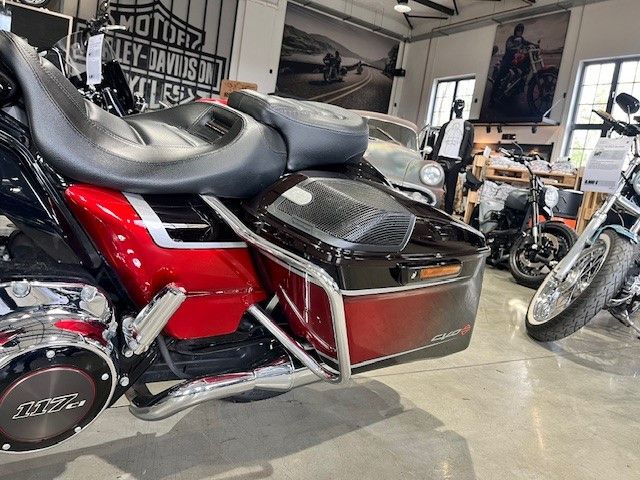 Fahrzeugabbildung Harley-Davidson CVO Street Glide Finanzierung ab 4,99%