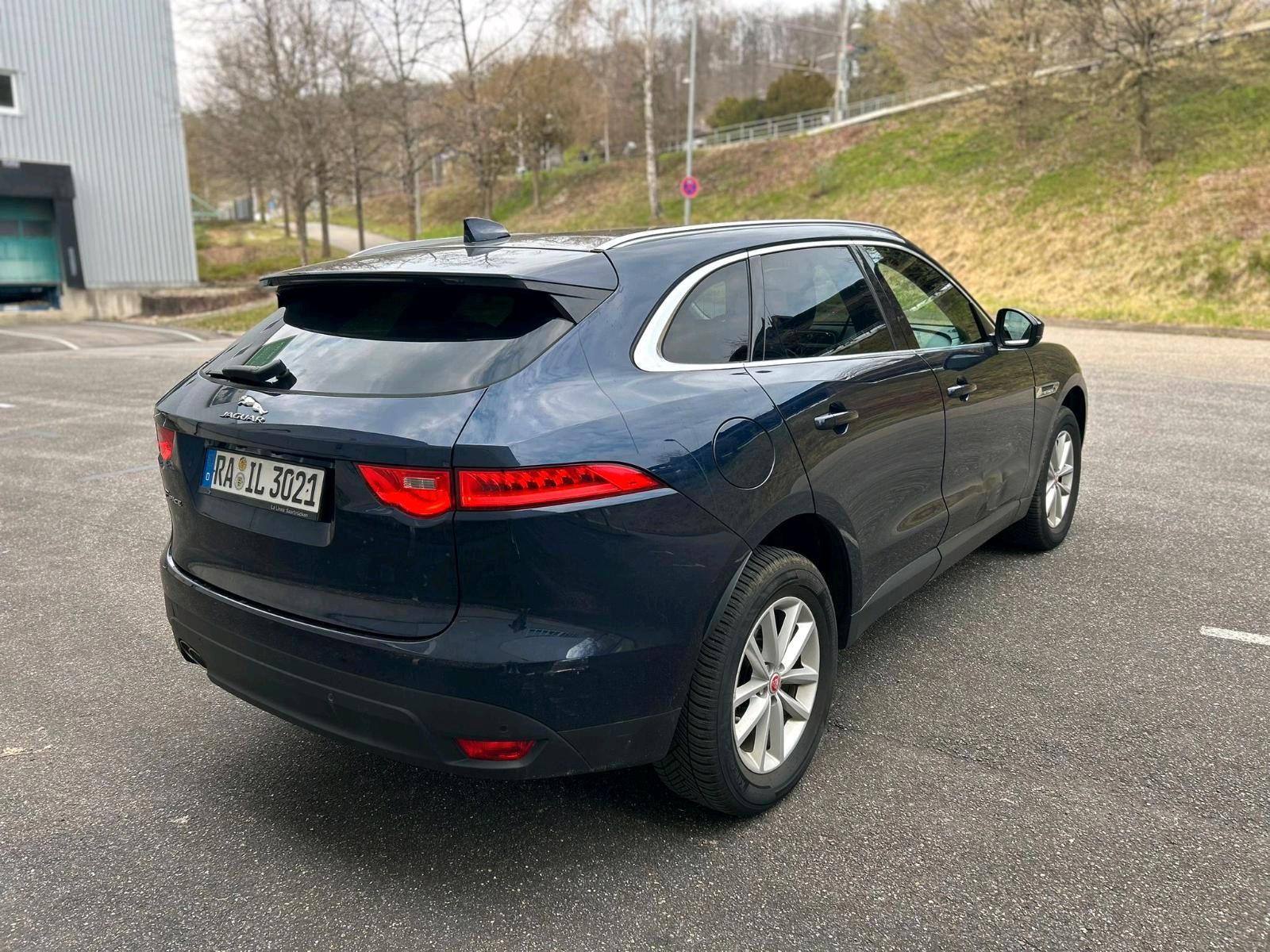 JAGUAR F-Pace