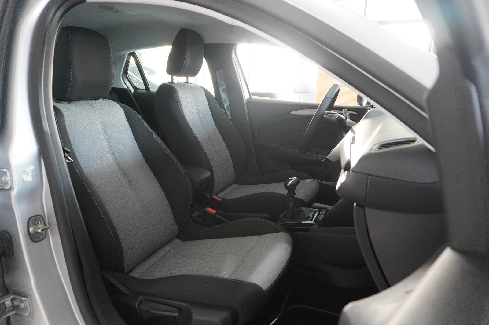Fahrzeugabbildung Opel Corsa F 1.2 FACELIFT NAVI/LED/KAMERA/VIRTU./DAB+