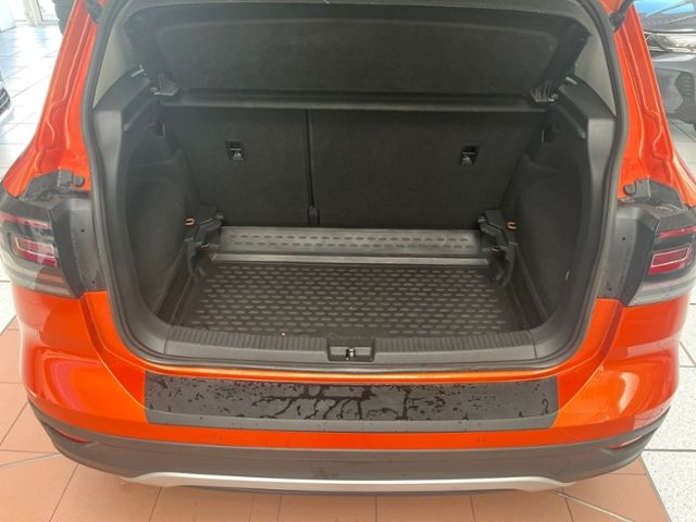 Fahrzeugabbildung Volkswagen T-Cross 1.0 TSI LIFE APP-CONNECT ACC GJR