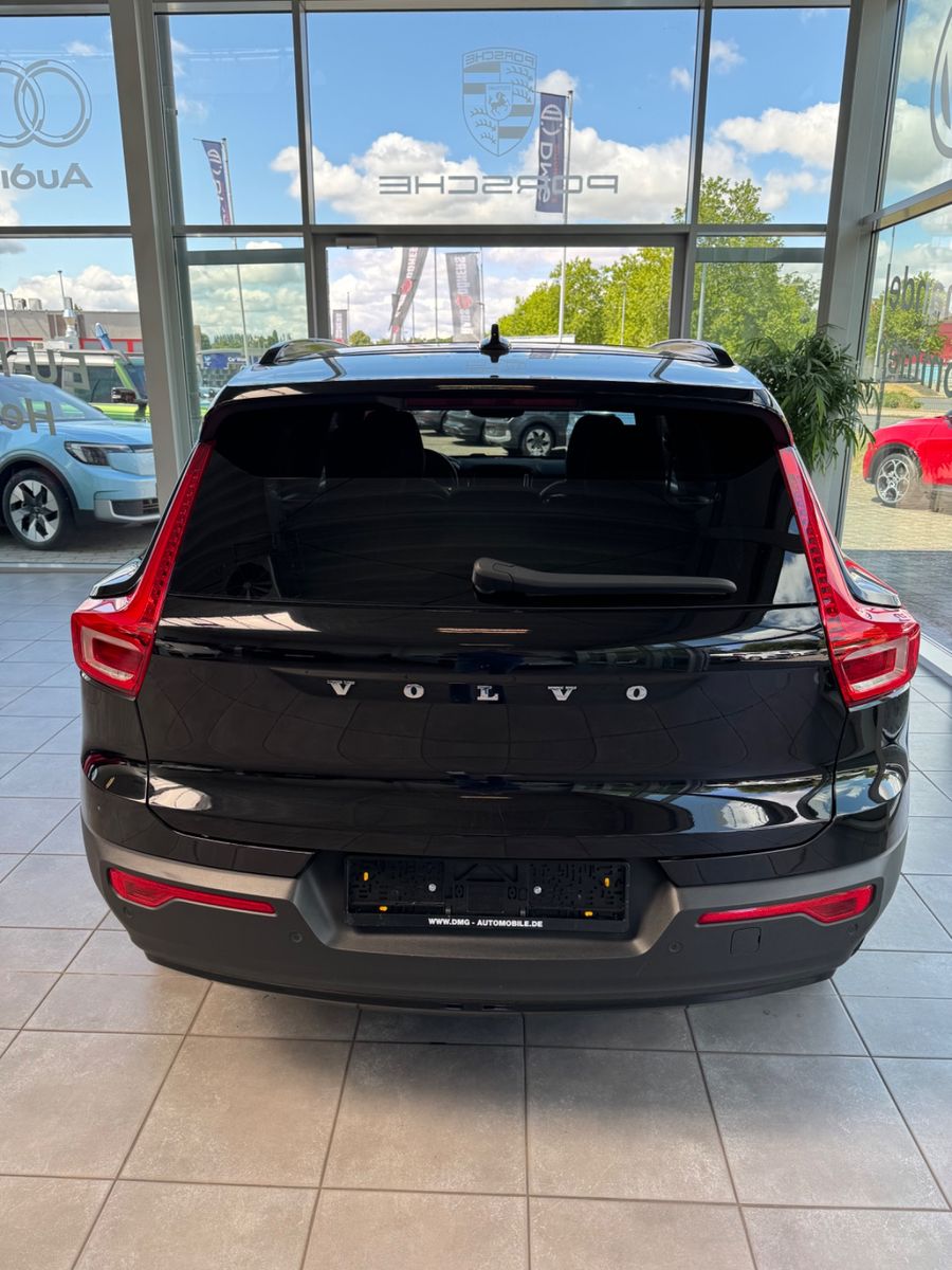 Fahrzeugabbildung Volvo XC 40 XC40 R Design Recharge Pure Electric AWD