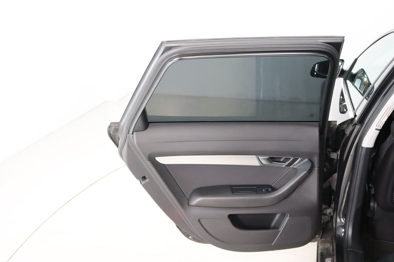 Fahrzeugabbildung Audi A6 2.0 TDI multitronic Avant * Xenon * AHK * PDC