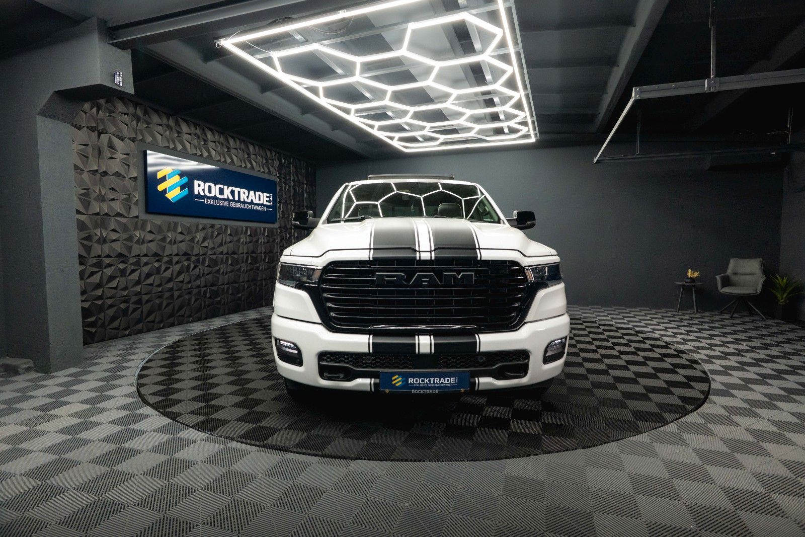 Fahrzeugabbildung Dodge RAM 3.0 MY 25 TWIN TURBO LARAMIE Night Pano ACC