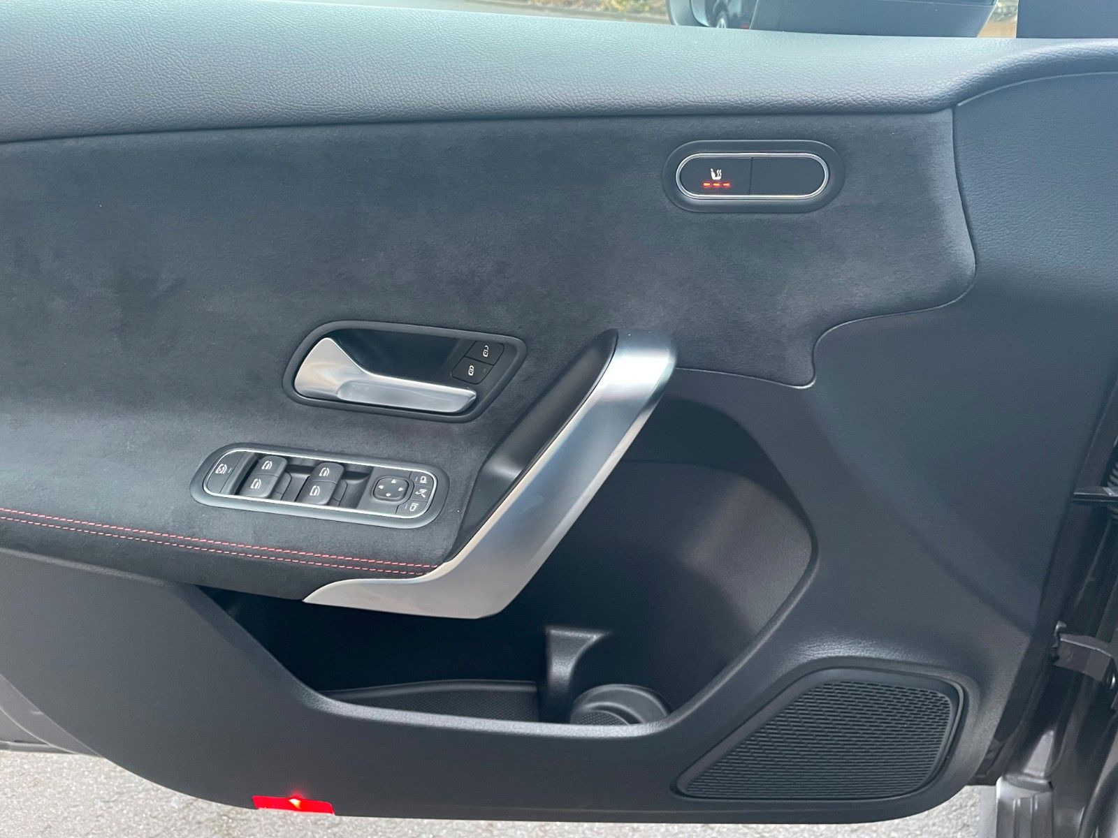 Fahrzeugabbildung Mercedes-Benz A 180 AMG+LED+IHC+RFK+TotWinkel+SFIntegration