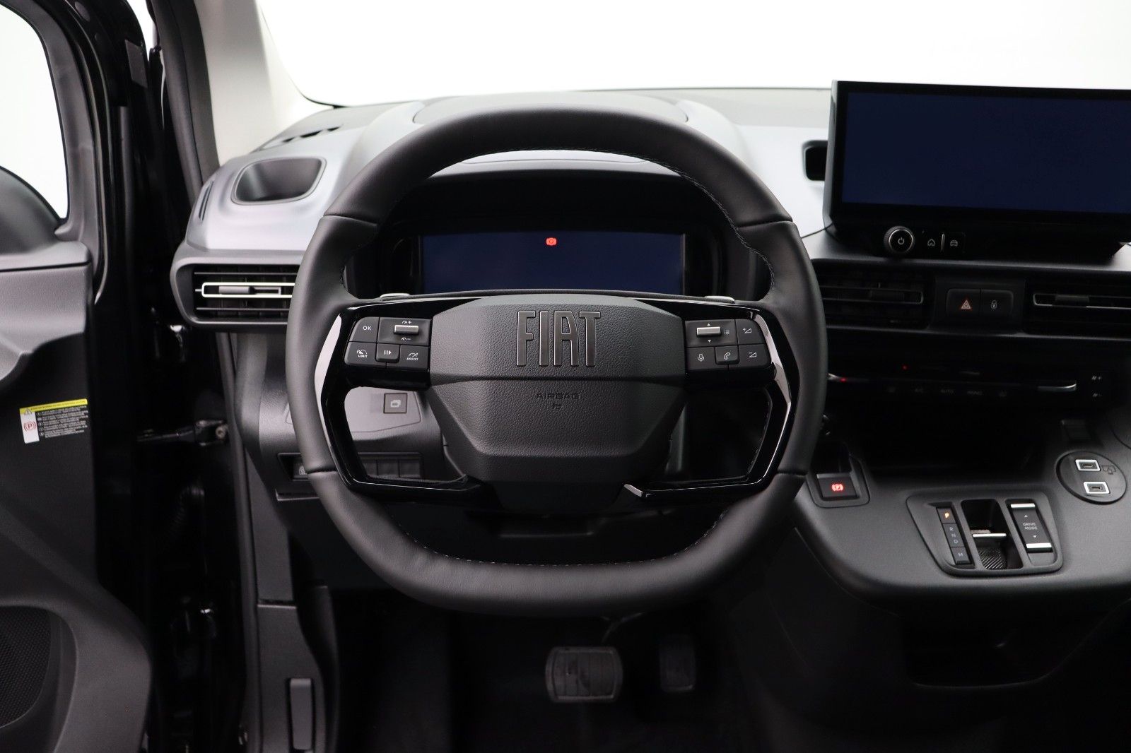 Fahrzeugabbildung Fiat Doblò Kombi L1 1.5 Diesel 96 kW Serie4