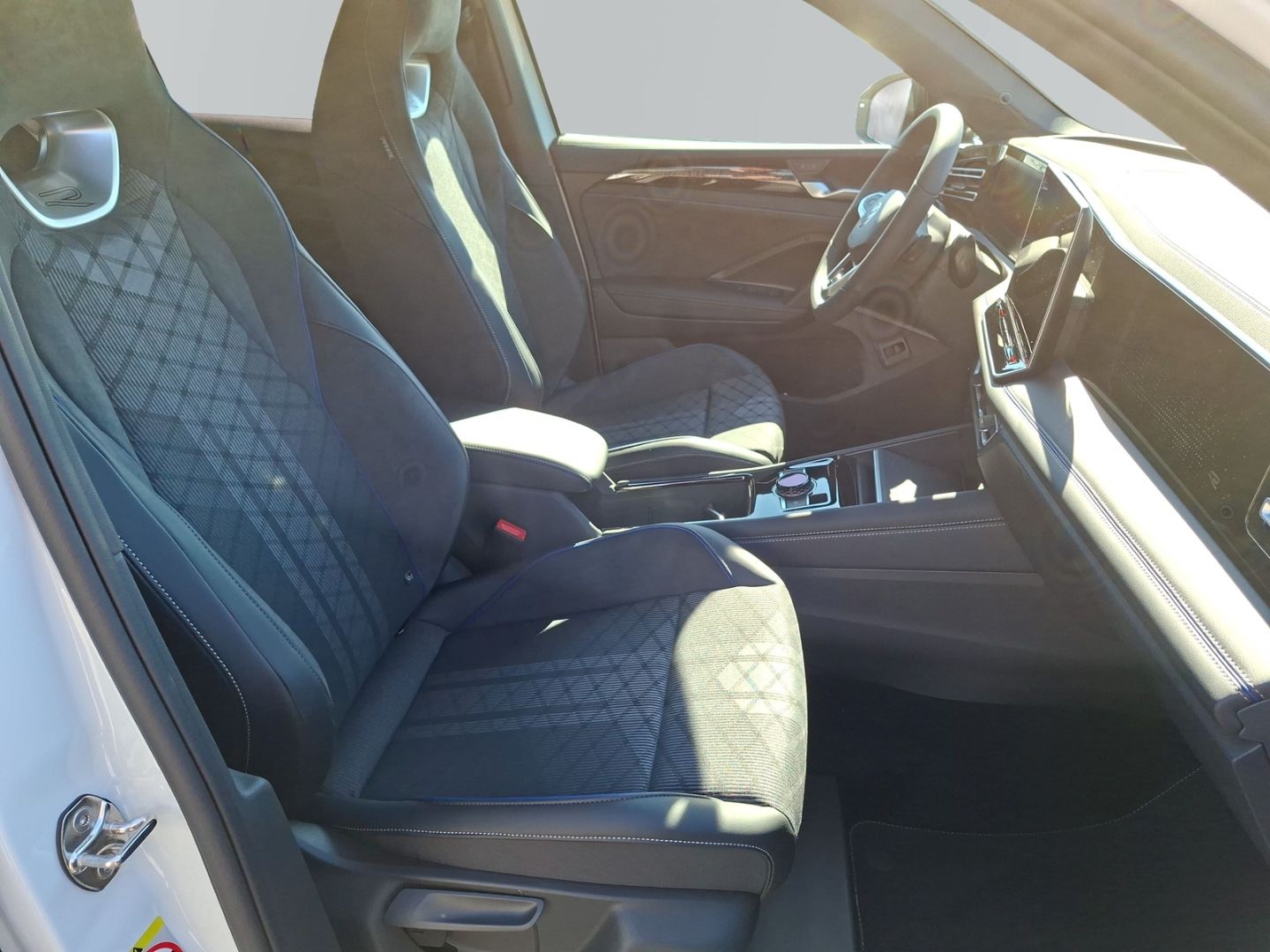 Tiguan 1.5 eTSI DSG R-Line *AHK*El.Heckklappe*