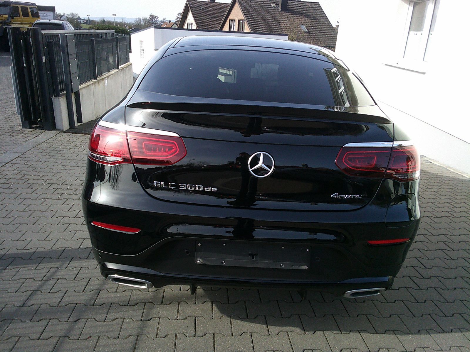 Fahrzeugabbildung Mercedes-Benz GLC 300 de 4Matic Coupe AMG Line / Night Paket
