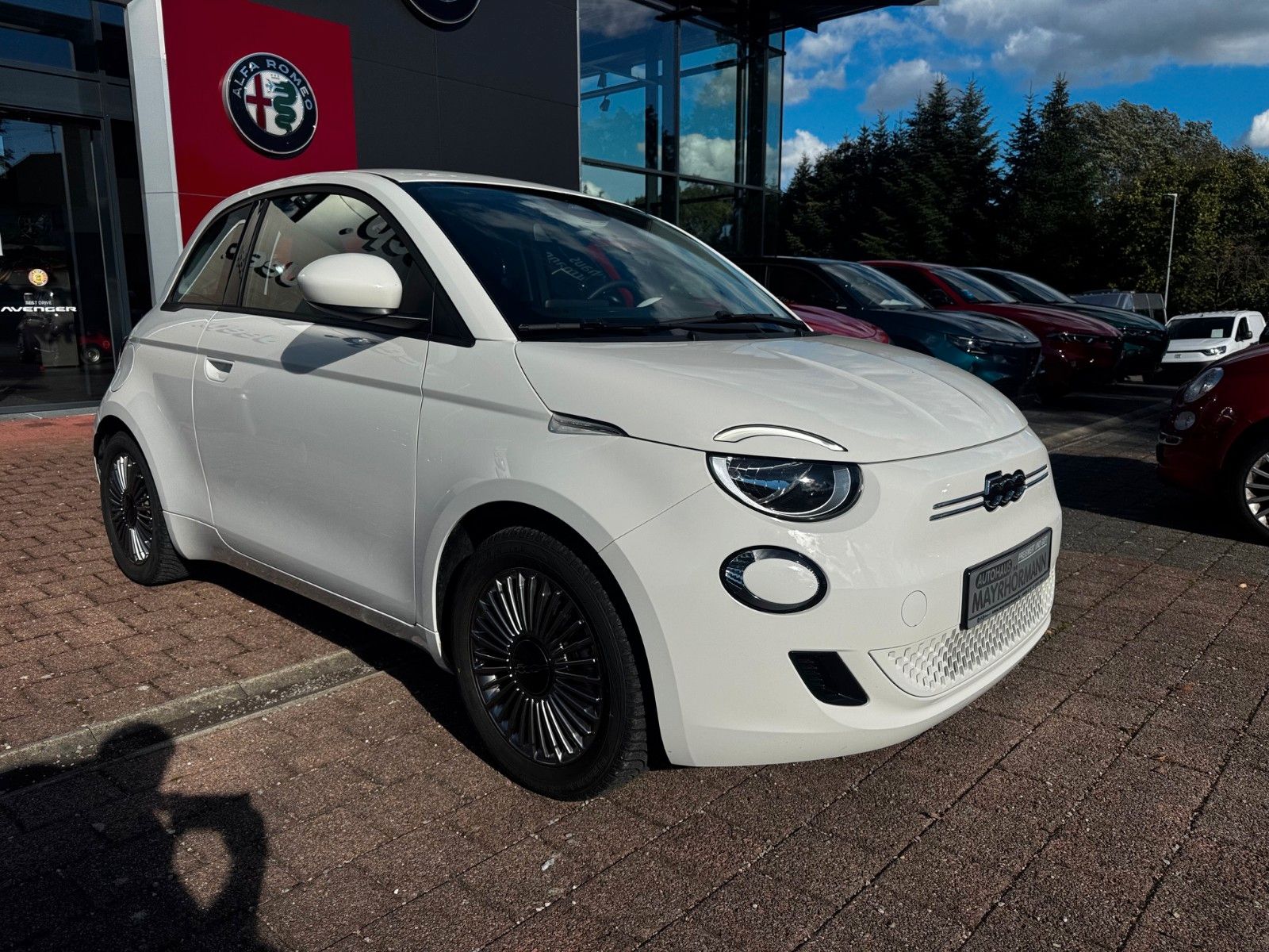 Fahrzeugabbildung Fiat 500e Carplay 118PS Klimaaut.