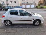 Peugeot 206 1.4 75 - weiß von 2011 - Peugeot 206: Weiß