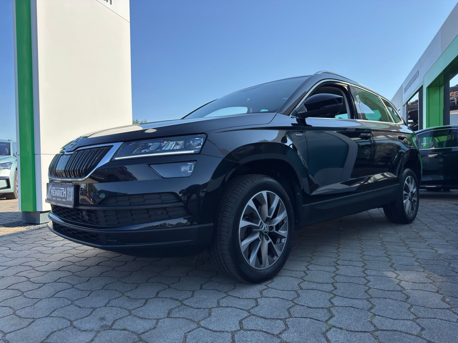 Fahrzeugabbildung SKODA Karoq 1.5 TSI DSG*AHK*RFK*ACC*eHeck