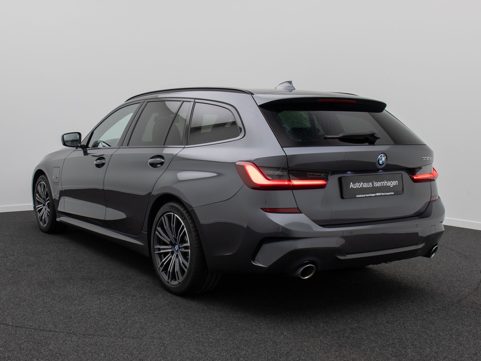Fahrzeugabbildung BMW 330e M Sport Alarm AHK DAB HiFi Komfort PDC 18"