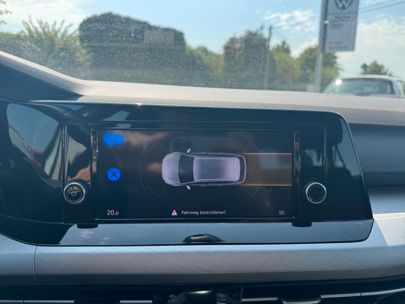 Fahrzeugabbildung Volkswagen Golf VIII Variant Life 1.0 TSI