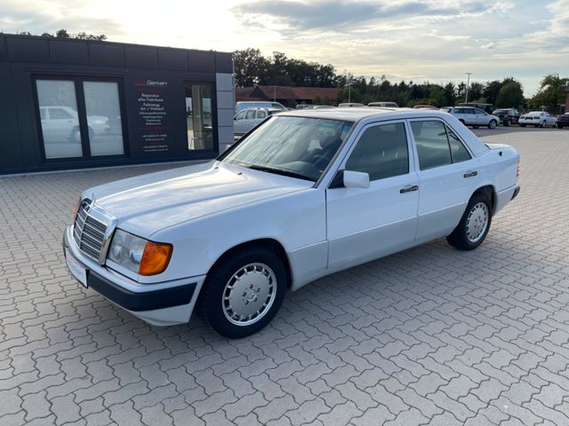 MERCEDES-BENZ 200 E H-Kennzeichen el. Schiebedach org. Zustand