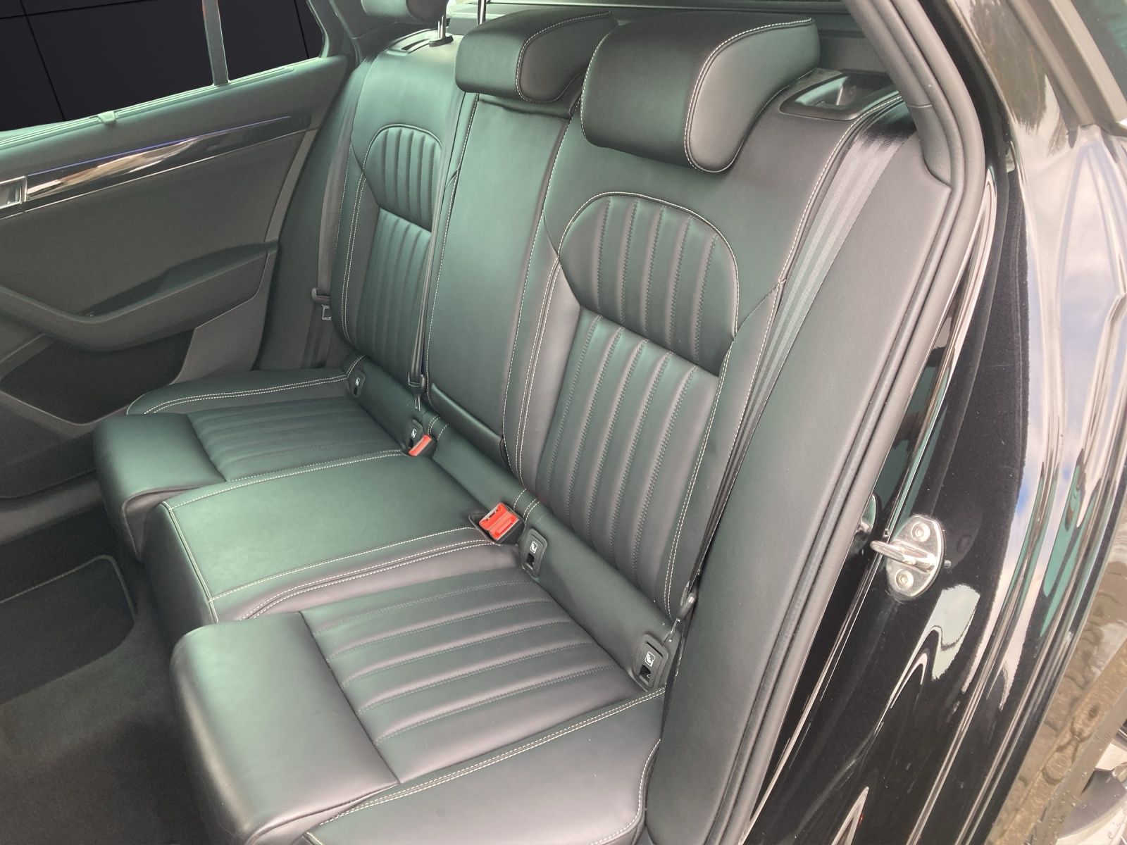 Fahrzeugabbildung SKODA Superb Combi L&K iV