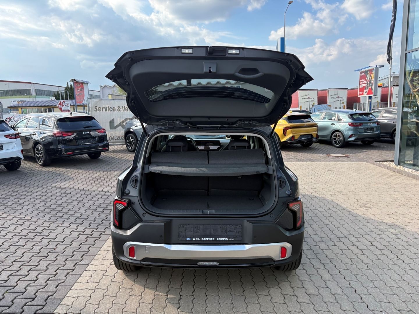 Fahrzeugabbildung Kia EV2 Earth 42,2-kWh 4 Sitze 360° Kamera Verkehrsz