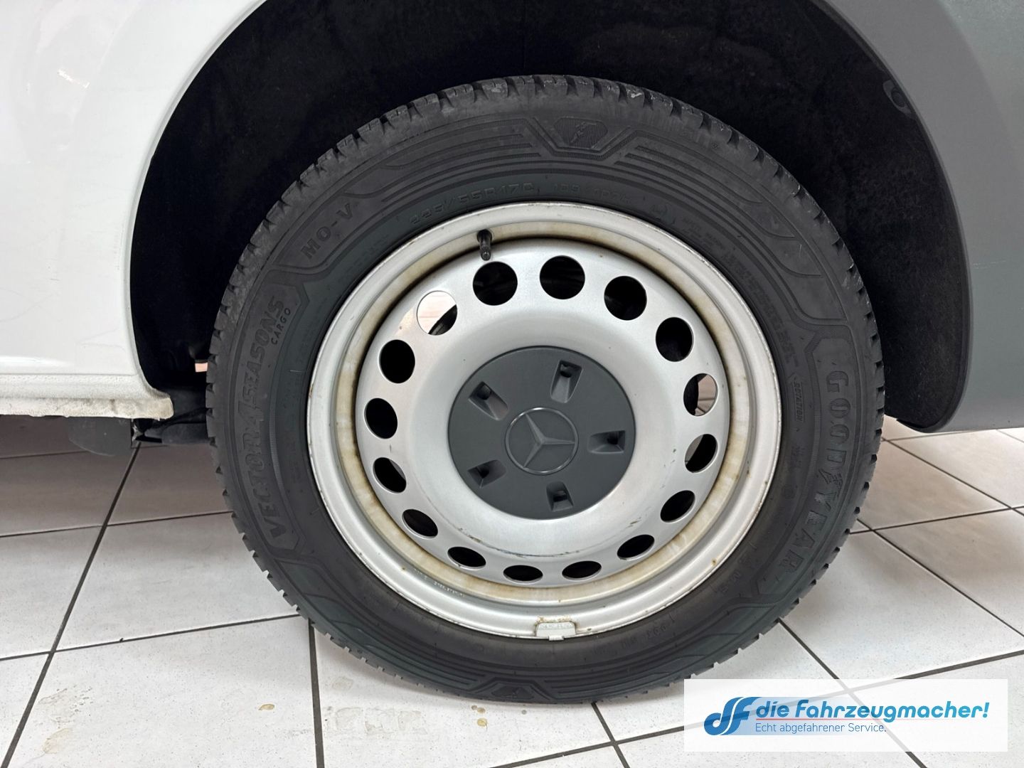 Fahrzeugabbildung Mercedes-Benz Vito Kasten e111 lang DAB SHZ Rückfahrkam. Notbr