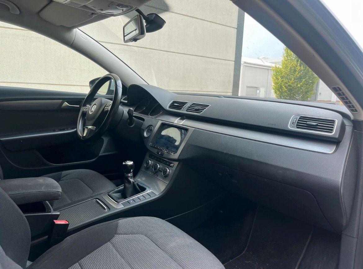 Volkswagen Passat 2012 — photo 13