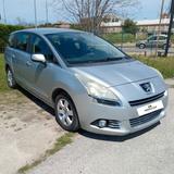 Peugeot 5008 1.6 HDi 112CV Premium *7 POSTI* - Peugeot 5008 Premium mit Diesel-Antrieb