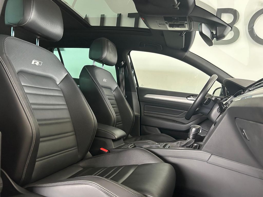 Volkswagen Passat Var ELEGANCE+R-Line*PANO*ViCo*STH*LED*AHK