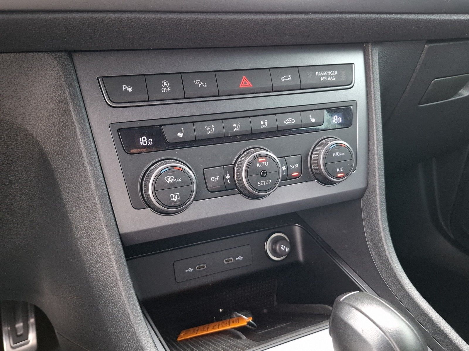 CUPRA Ateca 2.0 TSI 4Drive DSG / AHK / ACC / E-SITZE / - Image 14