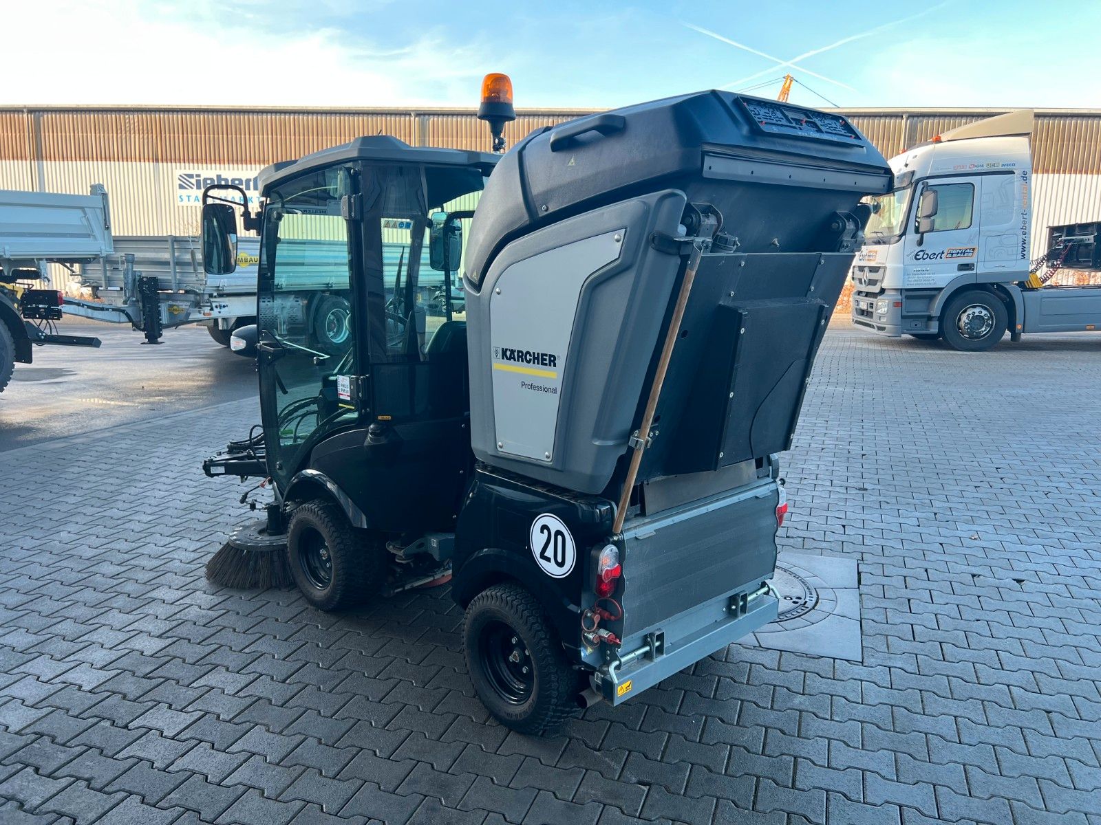 Fahrzeugabbildung Kaercher MIC C /  nur 197h! / Kehrmaschine / 2021