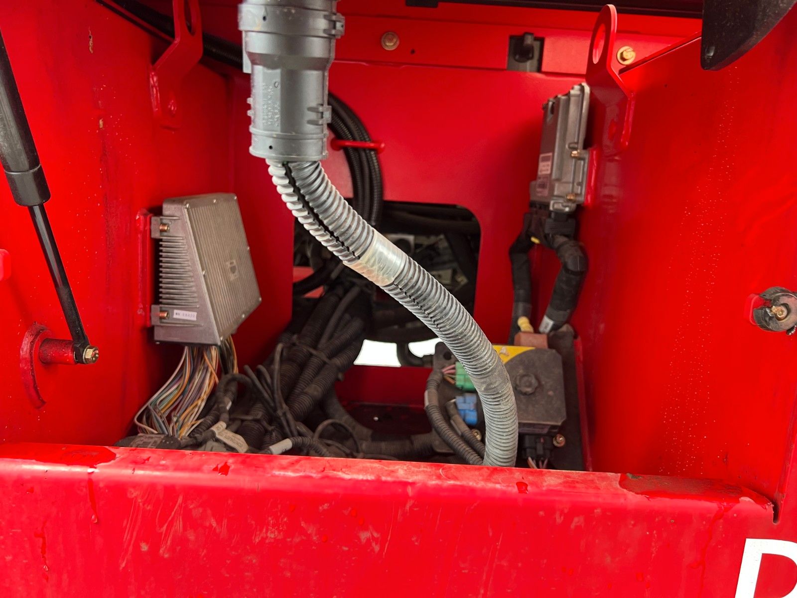 Fahrzeugabbildung Andere Magni DTBJ 30 RT 4x4 / 30,3m / 454kg / nur 722h