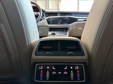Audi A6 *AHK*ACC*4-Zonen*LED*HOLZ*