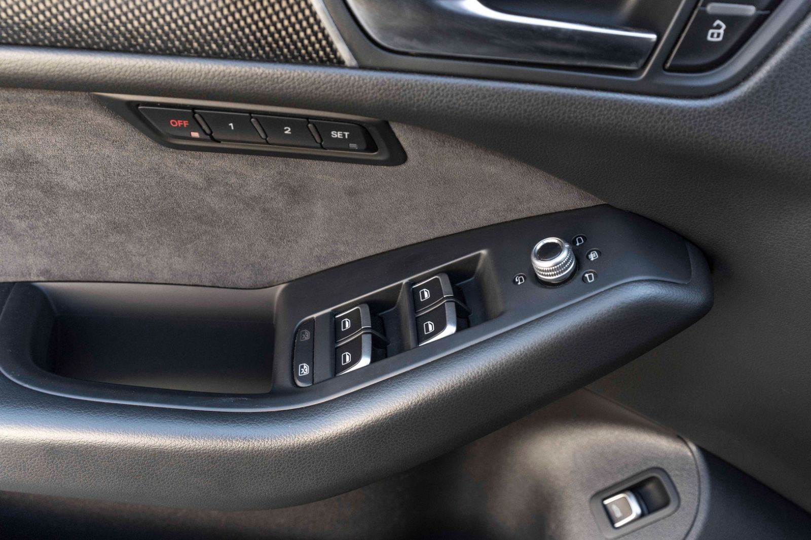 Fahrzeugabbildung Audi SQ5 3.0TFSI QUATTRO B&O BIXENON KAM NAV ALC PANO