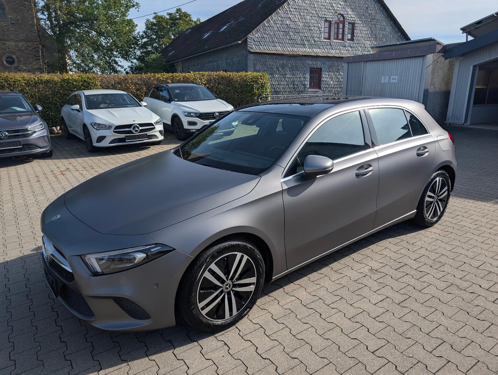 Mercedes-Benz A 200 Progressive Pano designo magno