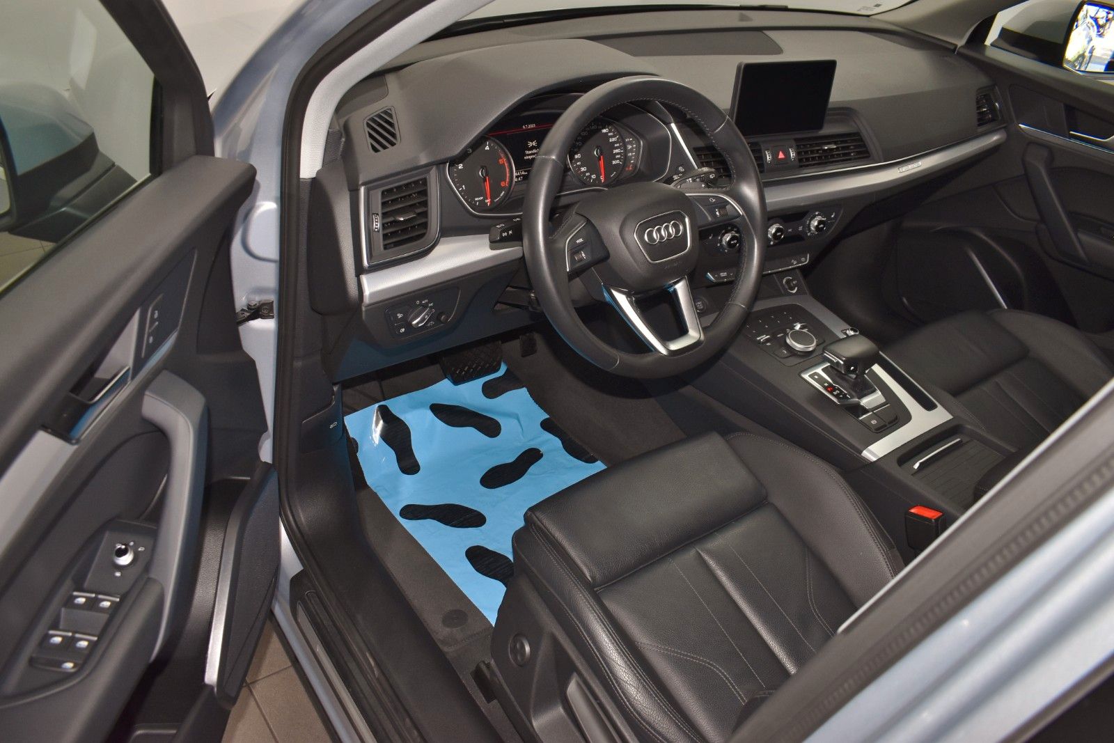 Fahrzeugabbildung Audi Q5 50 TDI quattro sport Leder,Navi,Xenon,SH,PDC