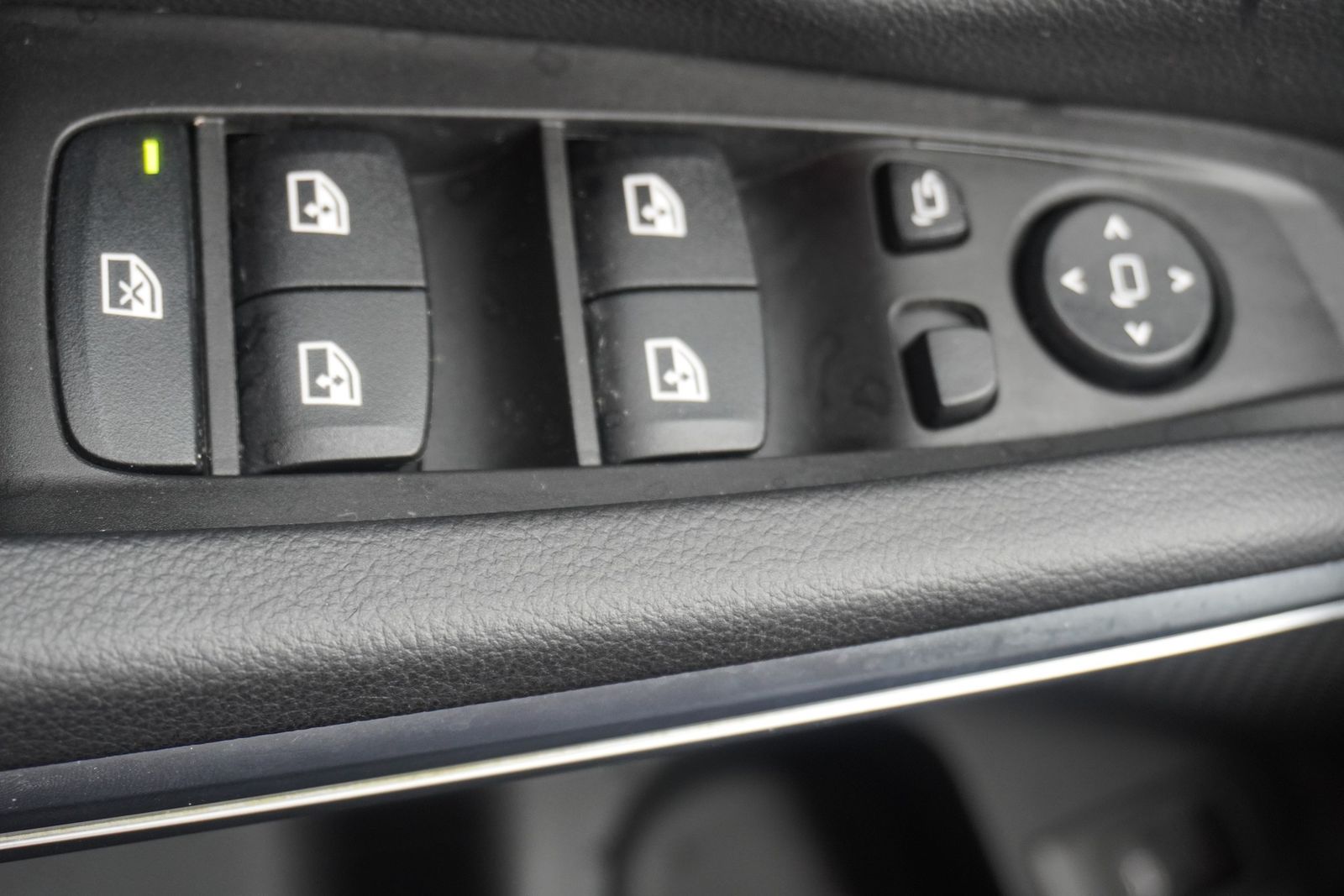BMW 318i Touring Aut. LED Navi Teilleder Sportsitze foto 21