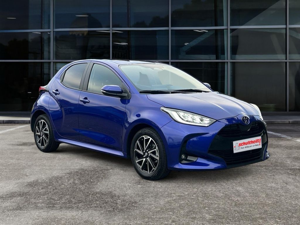 Fahrzeugabbildung Toyota Yaris Hybrid 116 1.5 VVT-i Team Deutschland