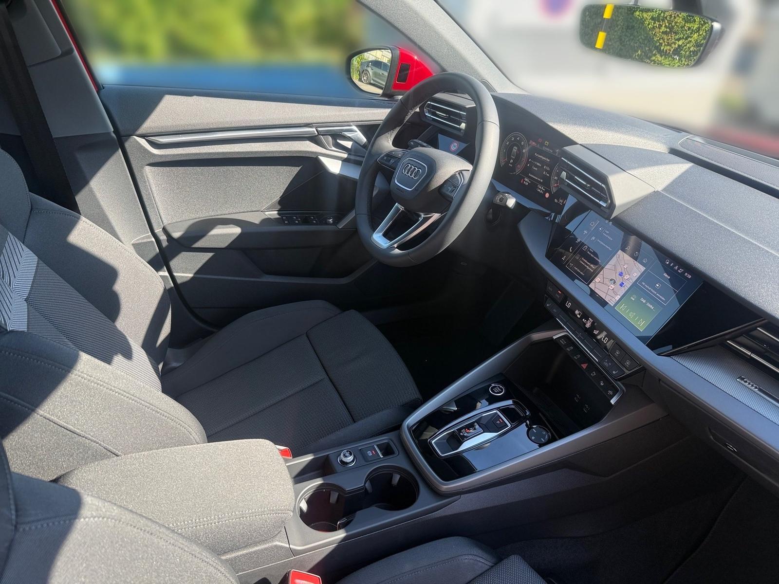 Audi A3 Lim. S line *360°CAM*KESSY*BLACKSTYLE*NAVI*5J