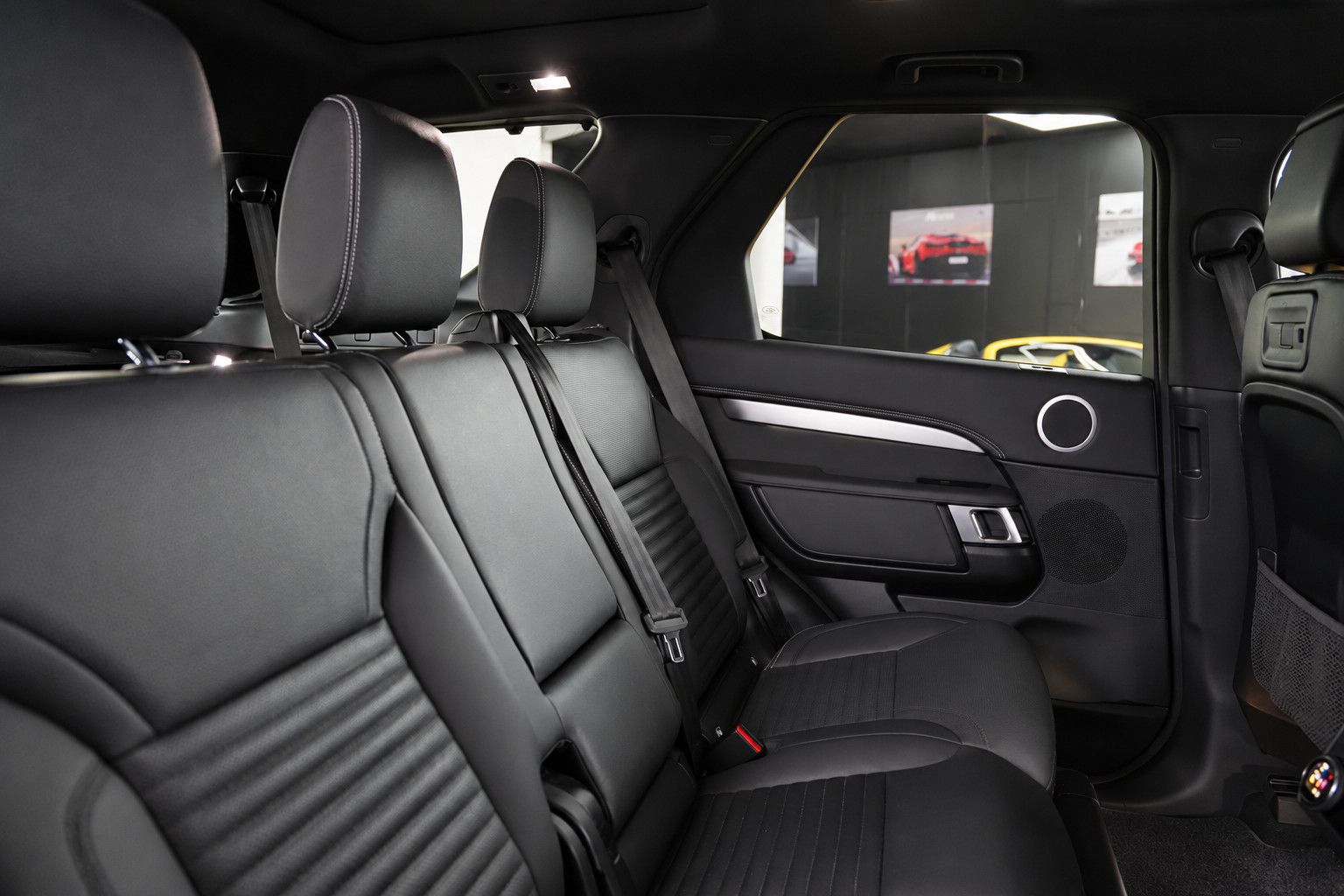Fahrzeugabbildung Land Rover Discovery SE*R-Dynamic*7-Sitz*Pano*Meridian*360°