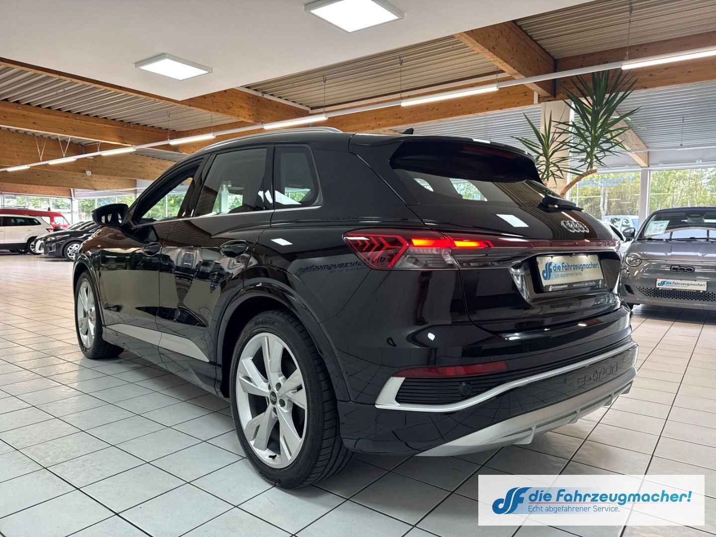 Fahrzeugabbildung Audi Q4 e-tron 45 quattro Sportpaket Navi Leder Digit