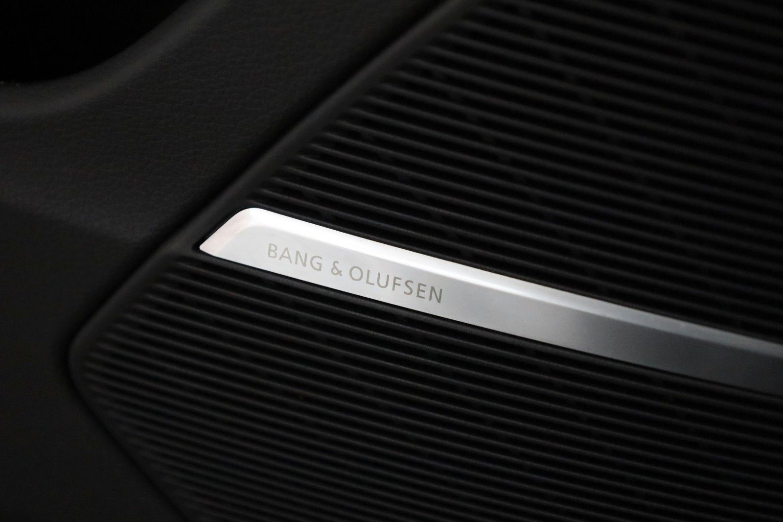 Fahrzeugabbildung Audi Q8 55 TFSI quattro, Navi,SH,Kamera,Panorama,B&O