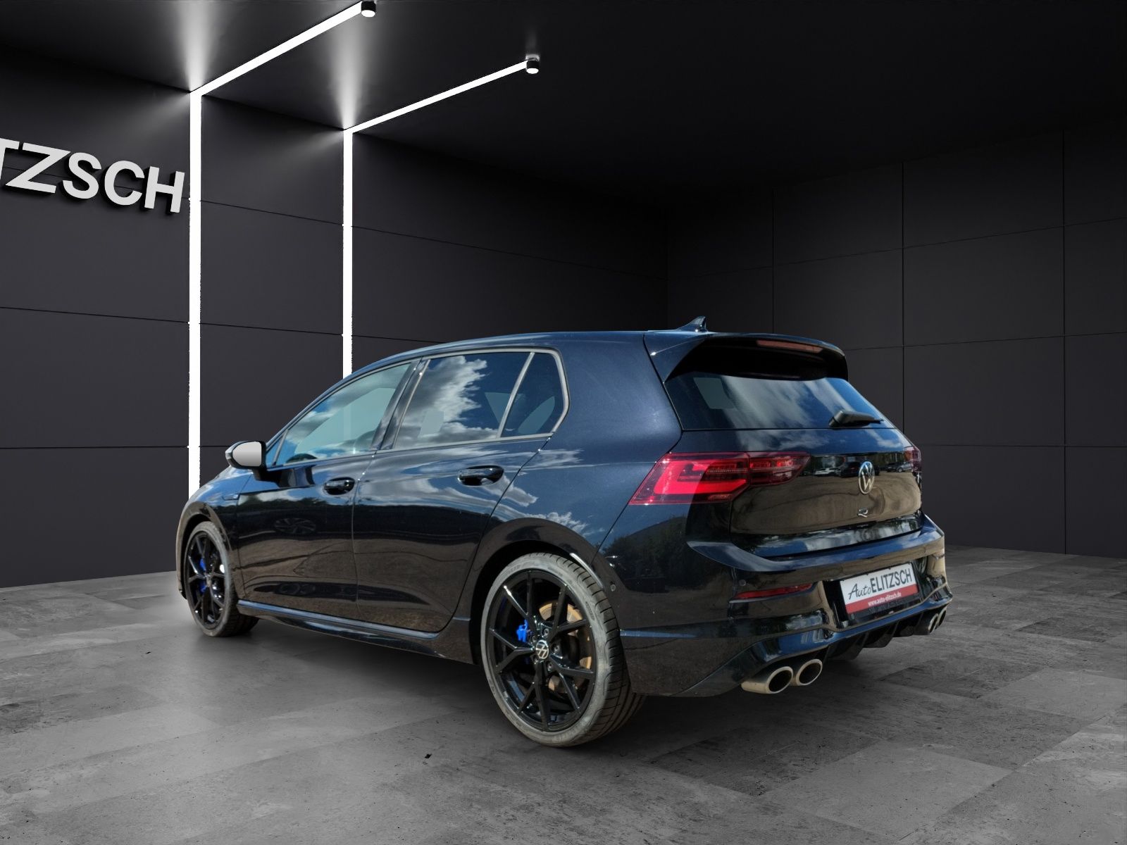 Fahrzeugabbildung Volkswagen Golf VIII R 4M  DSG Matrix Navi Harman AID ACC R