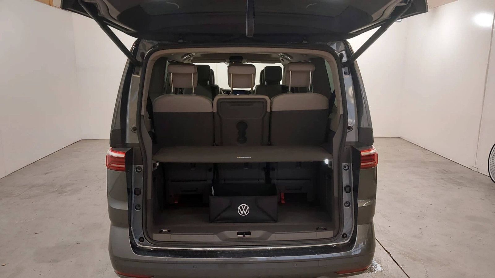Fahrzeugabbildung Volkswagen T7 Multivan 2.0 TSI DSG Lang Edition °360°STHZ°