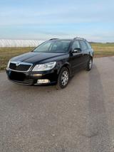 Skoda Octavia Kobi 2,0 TDI 93000 Km Scheck... - Skoda Octavia aus 2012 mit Diesel-Antrieb: Kombi