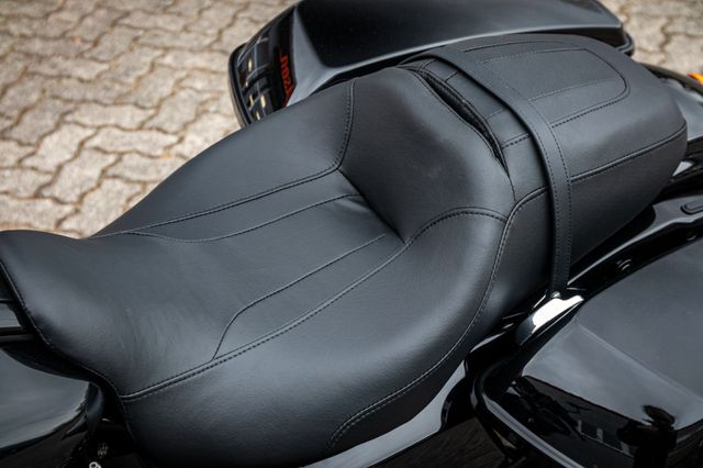 Fahrzeugabbildung Harley-Davidson ROAD GLIDE SPECIAL FLTRXS 114ci MY23 Bestellbar!