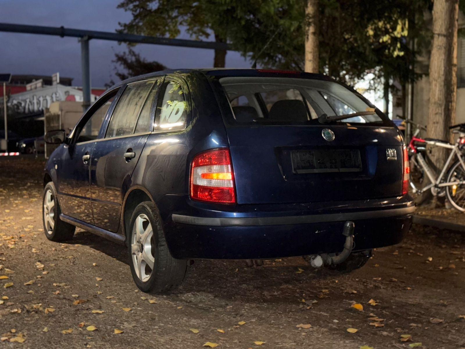 Skoda Fabia 2006 — rear view
