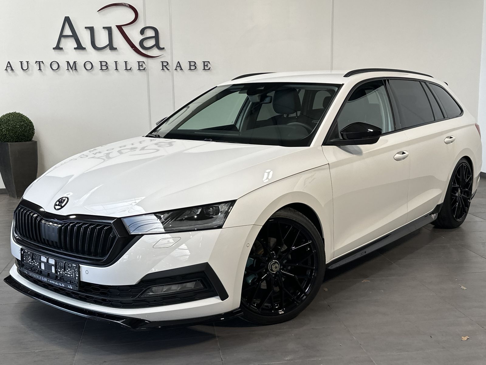 Fahrzeugabbildung SKODA Octavia Combi 1.5 TSI NAV+LED+SHZ+CANTON+VCOCK+D
