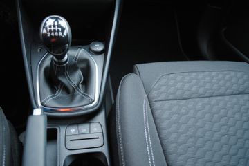 Fahrzeugabbildung Ford Fiesta 1,0  Titanium*TEMPOMAT*KLIMAAUTOMATIK*