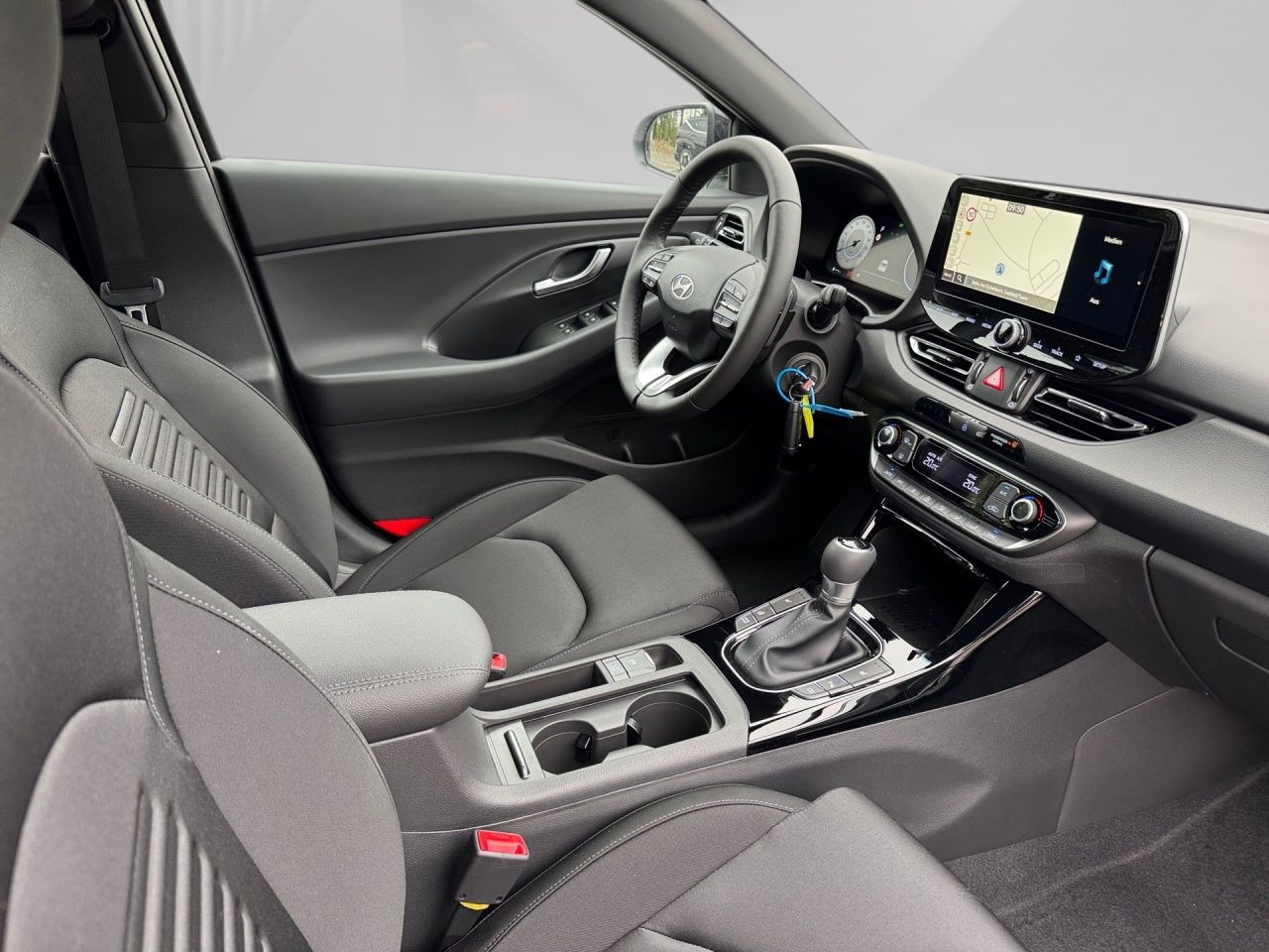 Fahrzeugabbildung Hyundai i30 TREND SHZ*LHZ*NAVI*CARPLAY*