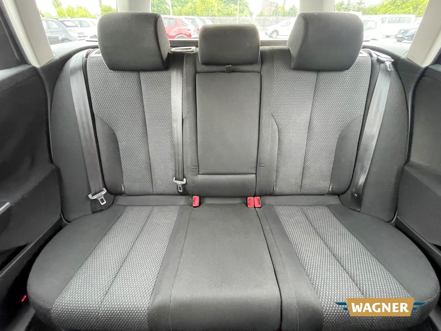 Fahrzeugabbildung Volkswagen Passat Variant Trendline Sitzheizung TÜV 03/2028