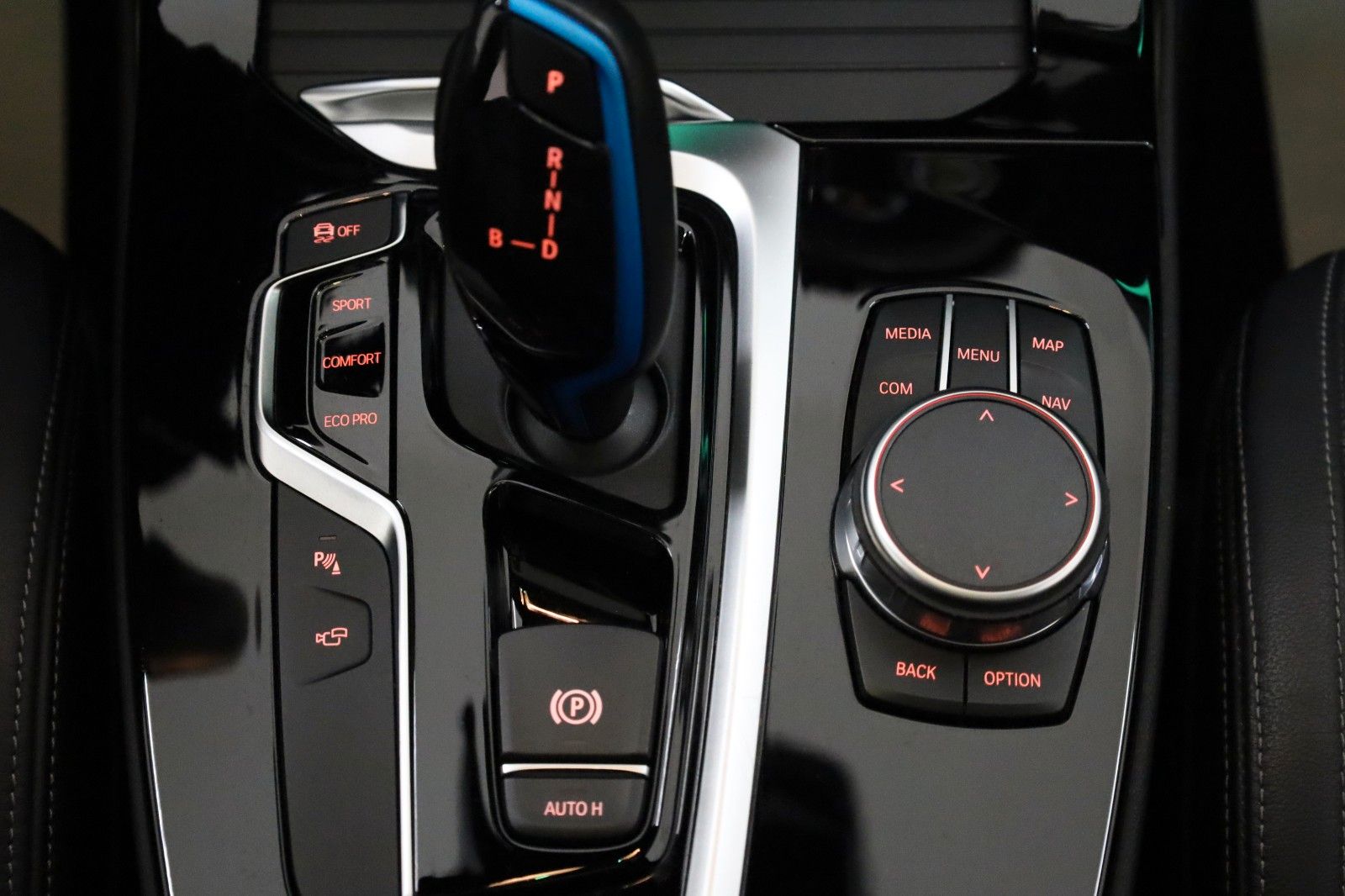 Fahrzeugabbildung BMW iX3 Impressive,Leder,Navi,360Kam,HeadUp,Panorama