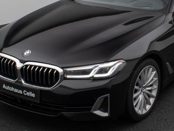 Fahrzeugabbildung BMW 530d xDr Tour AHK  Pano ACC HUD Komfortsitz