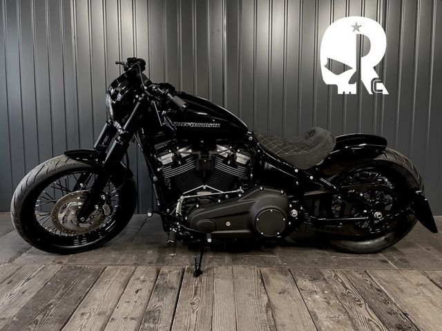 Harley-Davidson STREET BOB FXBB-M8 Softail Black Bobber