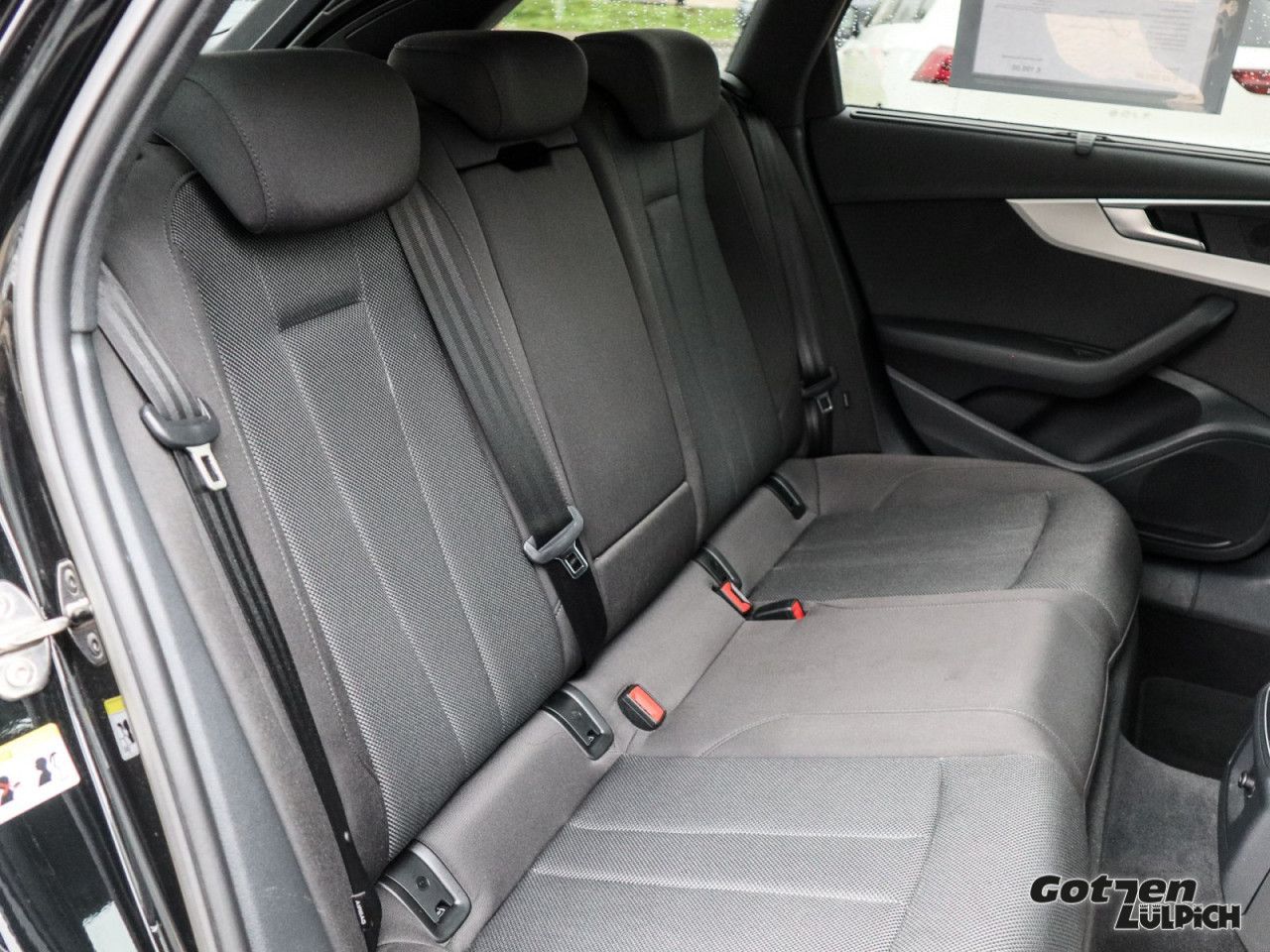 Fahrzeugabbildung Audi A4 Avant 35 TDI advanced SD Lkima LED Kamera PDC