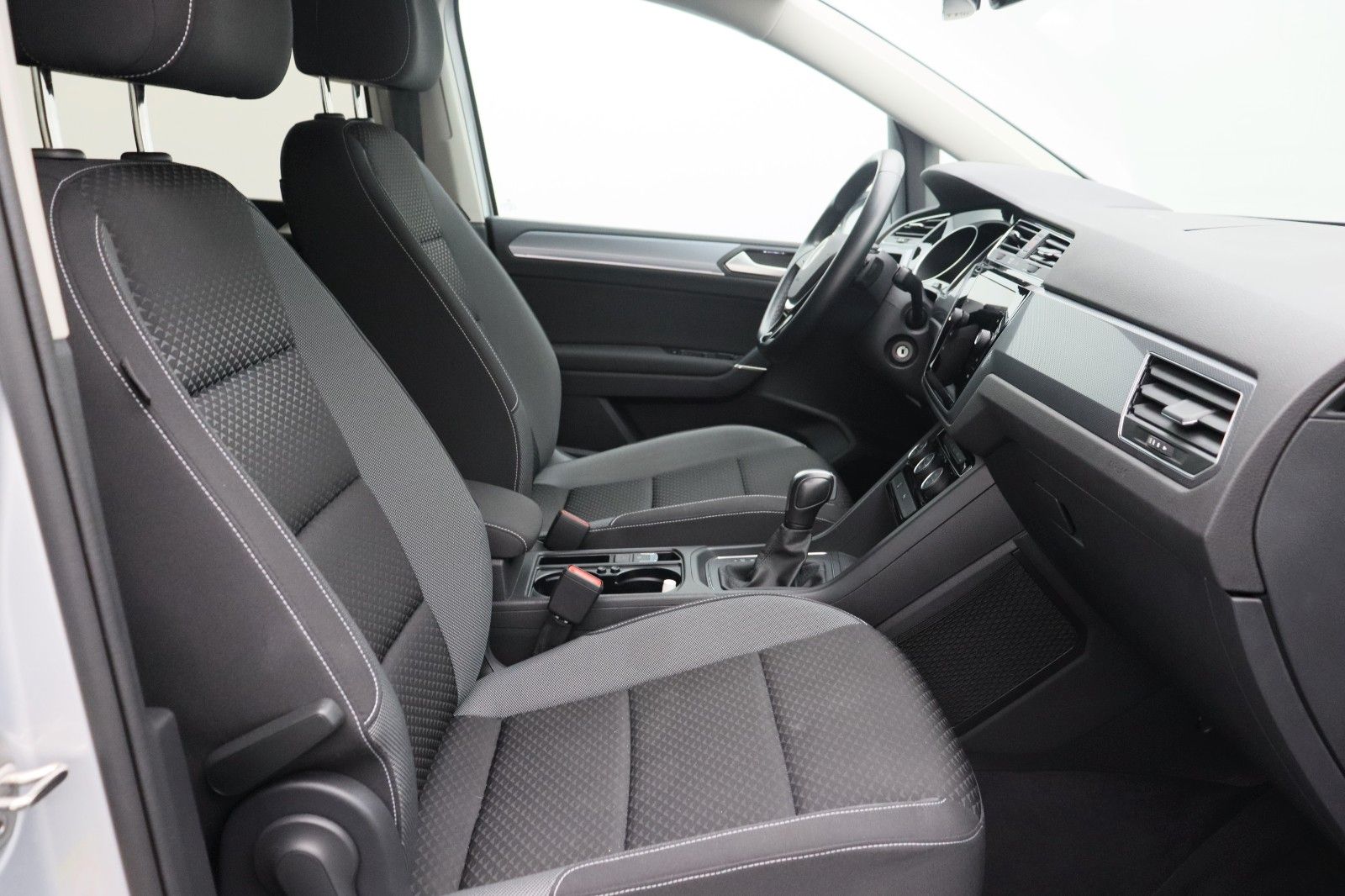Fahrzeugabbildung Volkswagen Touran Active DSG AHK LED ACC Kamera
